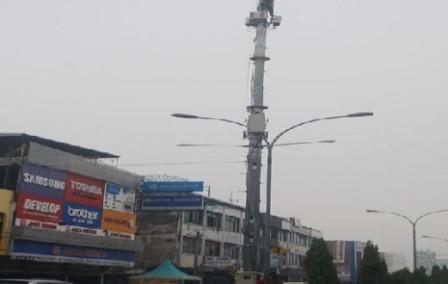 Setahun Tower Microcell Berada Badan Jalan, Warga Tampan Makin Resah